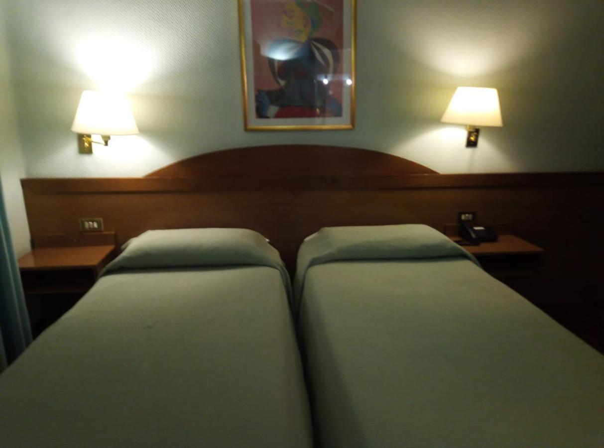 Hotel Arcadia Macerata Esterno foto