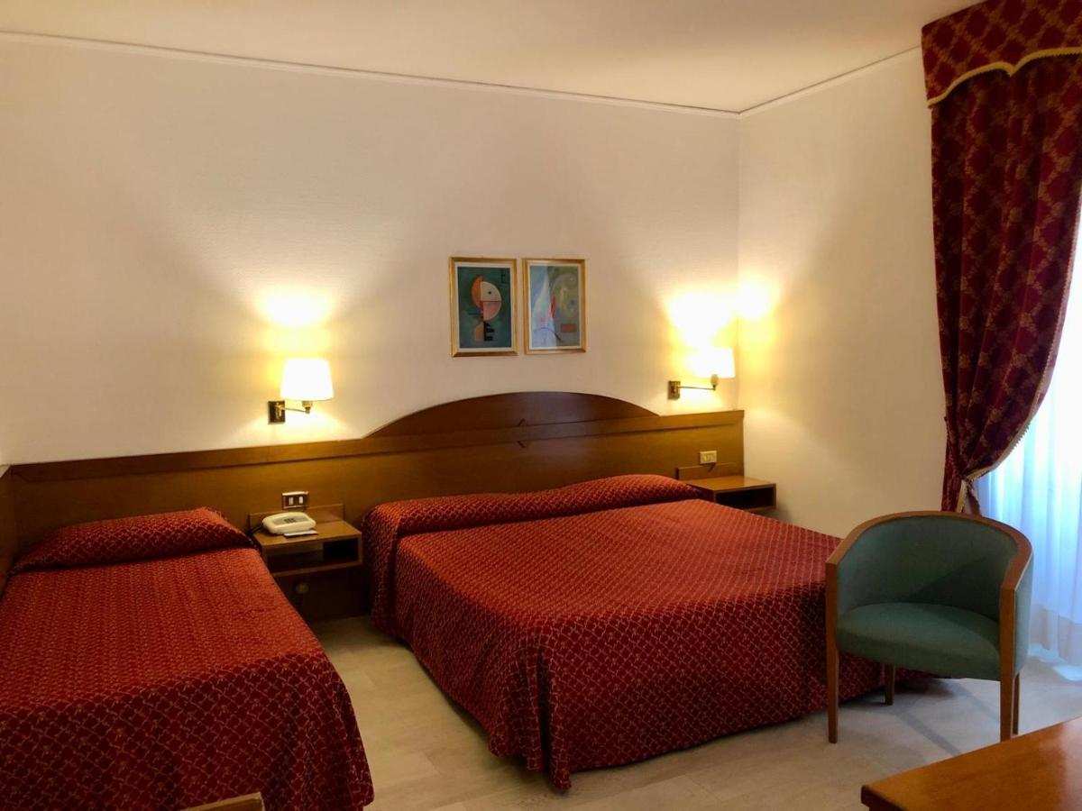 Hotel Arcadia Macerata Esterno foto