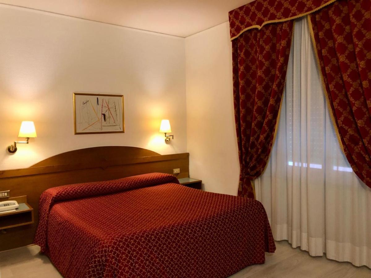 Hotel Arcadia Macerata Esterno foto