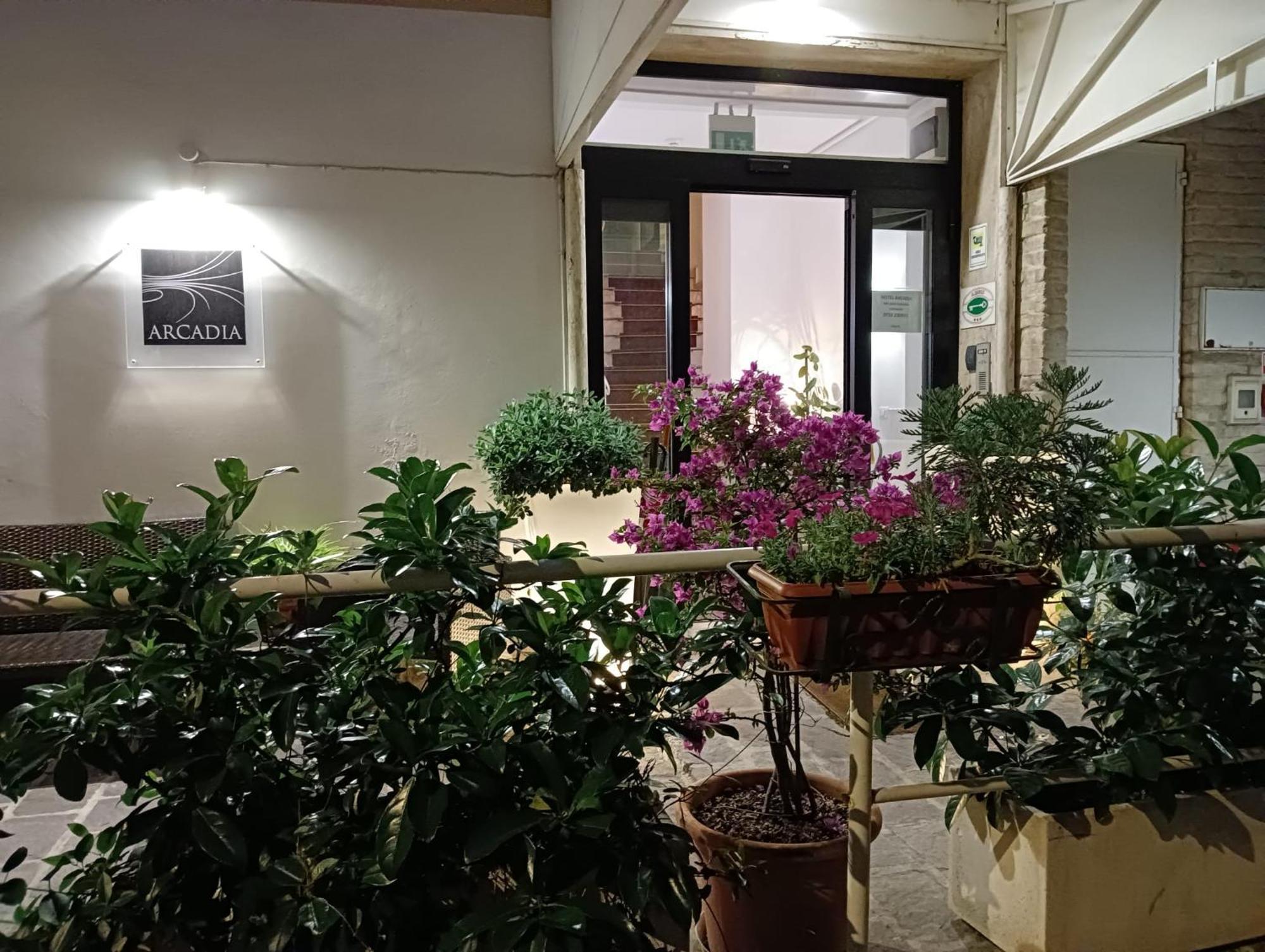 Hotel Arcadia Macerata Esterno foto